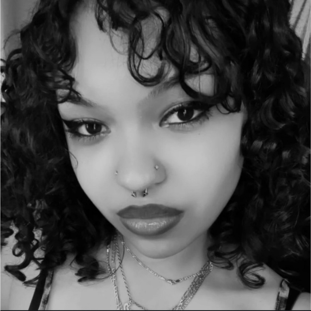 Meet your Posher, Julissa